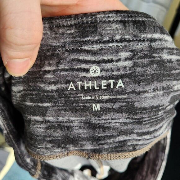 Athleta Women's Paint Bucket Relay Capri Leggings Style 138202 Size Medium - Picture 5 of 11